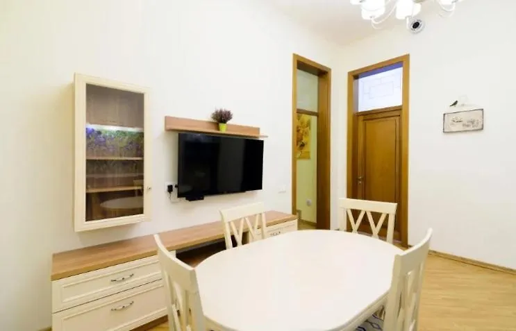 Сучасні Апартаменти На Площі Ринок З Балконом Lviv