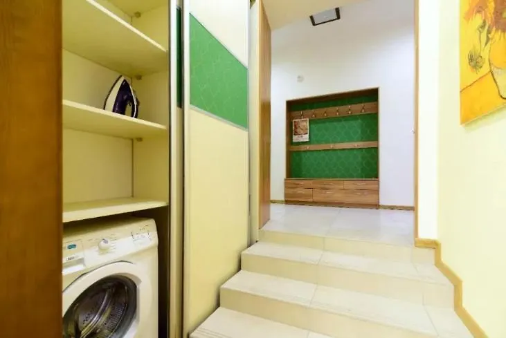 Сучасні Апартаменти На Площі Ринок З Балконом Lviv Apartment